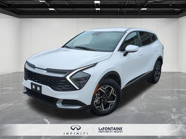 Used 2025 Kia Sportage LX image 1