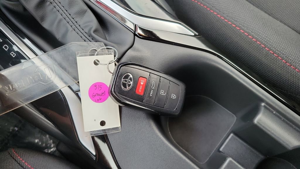 Used 2025 Toyota Corolla SE image 36