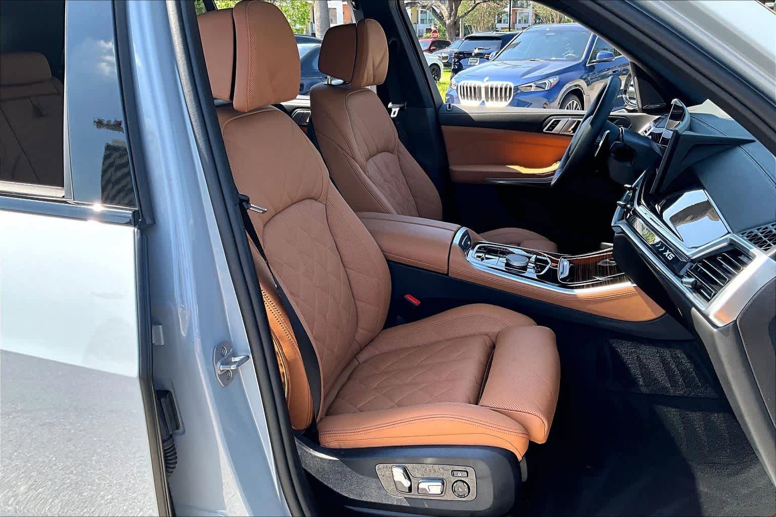 Used 2026 BMW X5 sDrive40i w/ M Sport Package RWD image 8