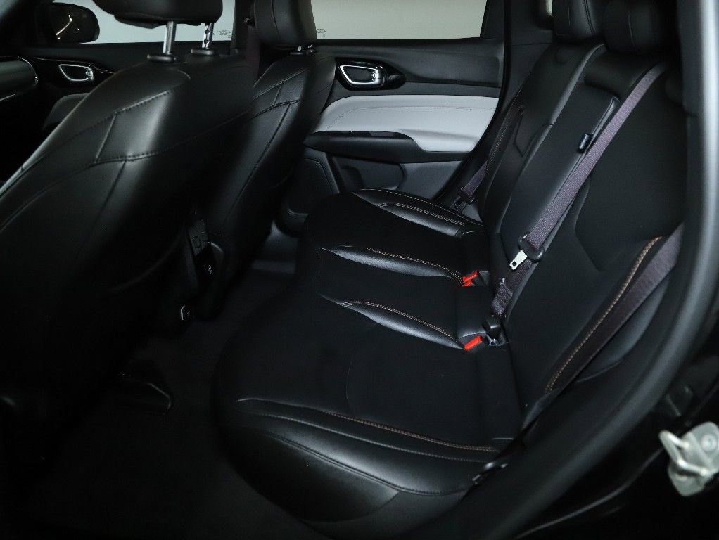 Used 2024 Jeep Compass Limited image 14