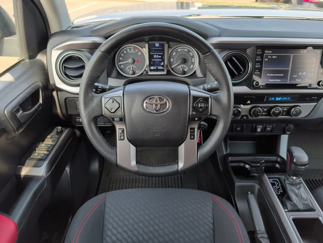 Used 2021 Toyota Tacoma SR5 AWD/4WD image 18