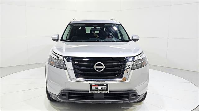 Certified 2025 Nissan Pathfinder SV FWD image 2