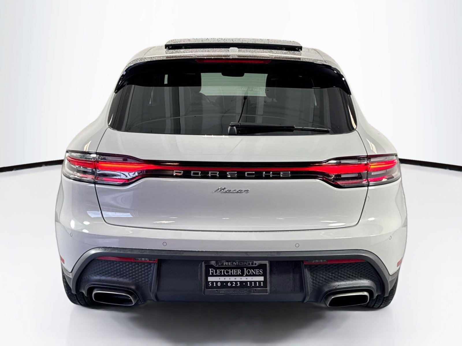 Certified 2025 Porsche Macan AWD/4WD image 10
