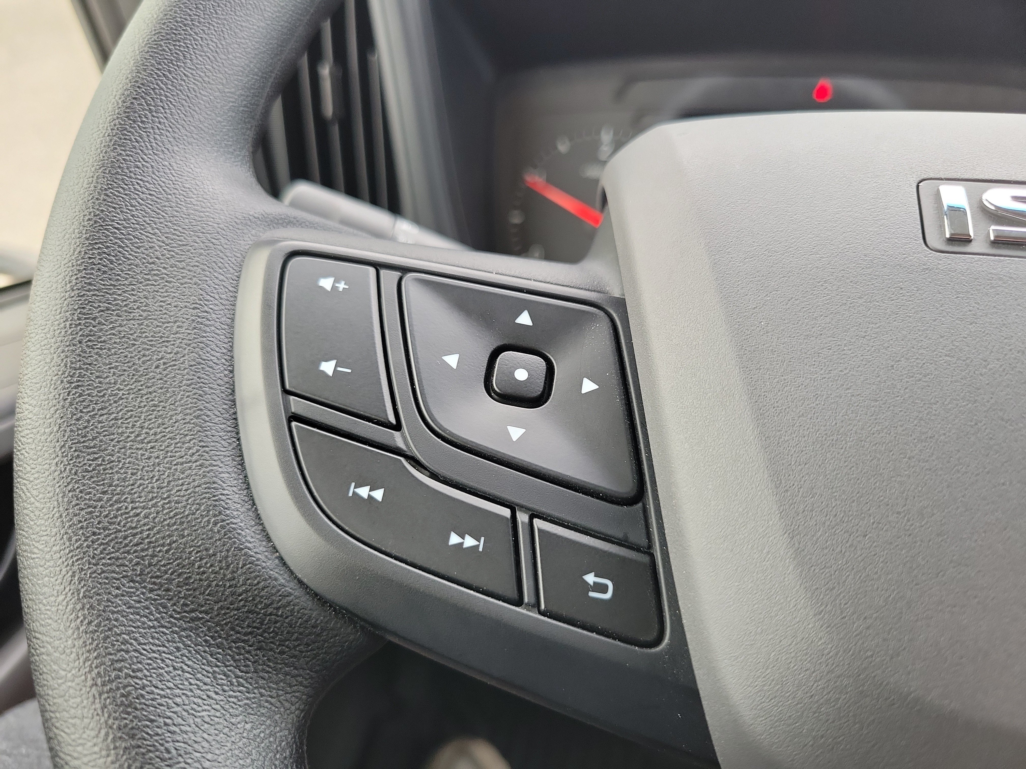 Used 2027 Isuzu NPR RWD image 13