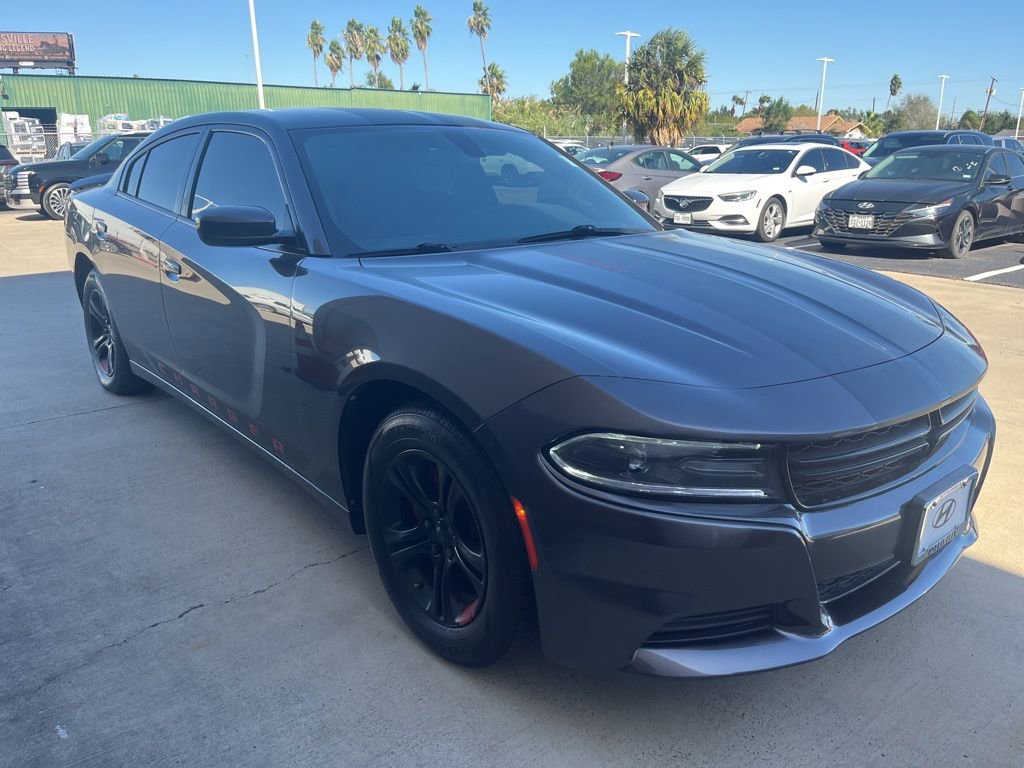 Used 2020 Dodge Charger SXT w/ Leather Interior Group image 4