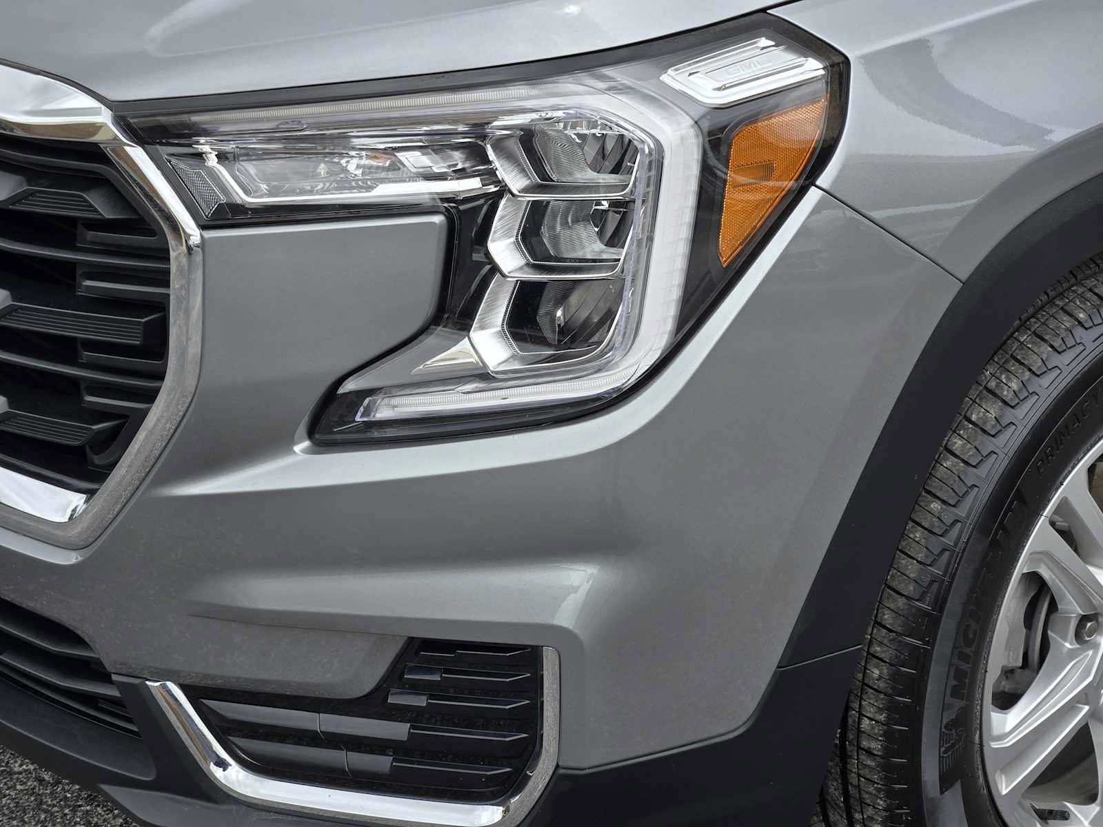 Certified 2024 GMC Terrain SLE w/ Driver Convenience Package FWD image 9