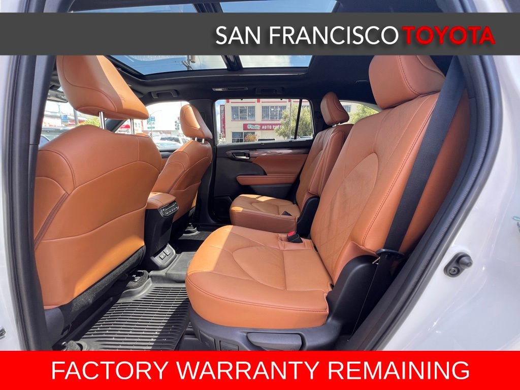 Used 2023 Toyota Highlander Platinum FWD image 14