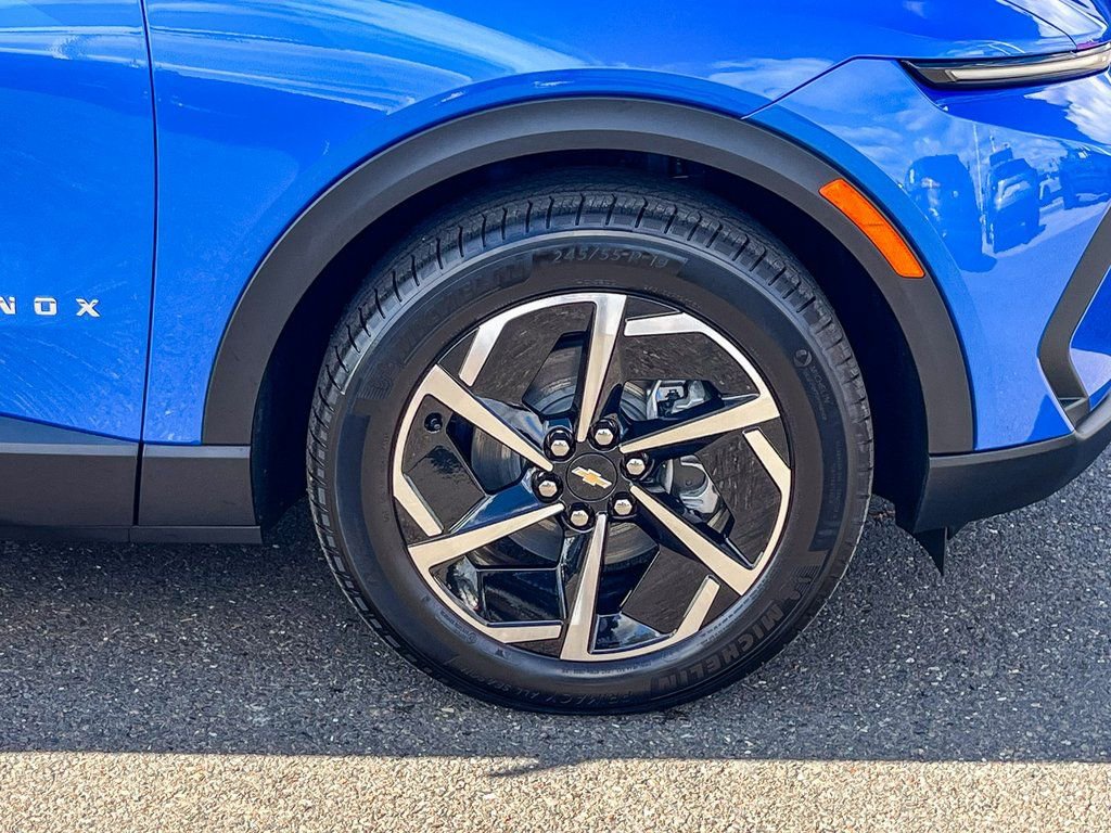 New 2026 Chevrolet Equinox EV LT image 9