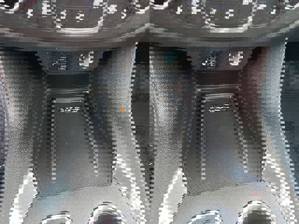 Used 2023 Chevrolet Traverse RS image 44