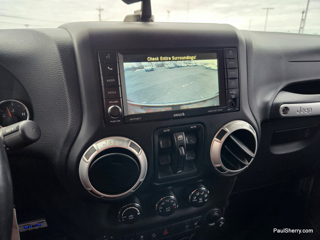 Used 2013 Jeep Wrangler Unlimited Rubicon w/ Connectivity Group image 3