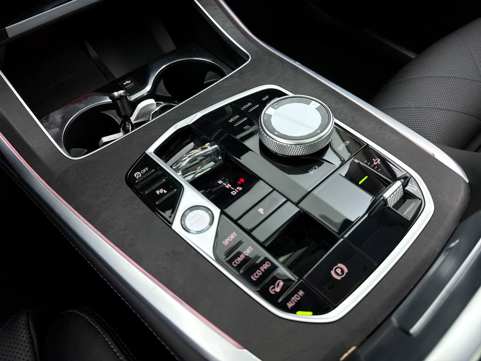 Used 2024 BMW X7 xDrive40i w/ Premium Package image 28