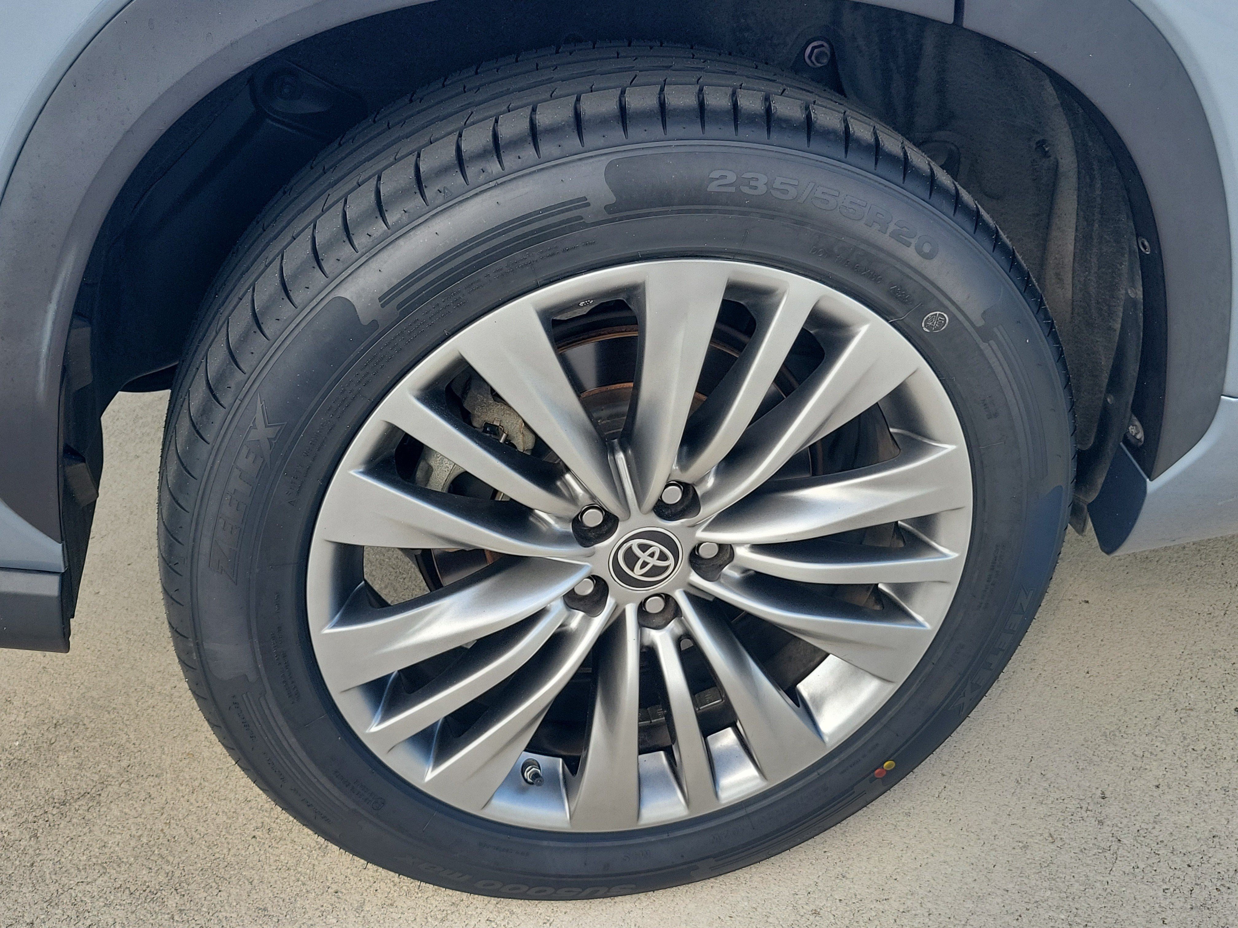 Used 2022 Toyota Highlander Platinum FWD image 8