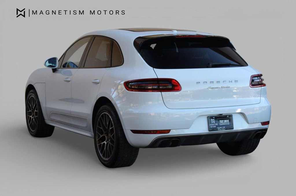 Used 2015 Porsche Macan Turbo image 9