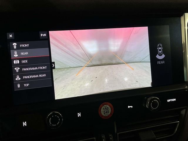 Certified 2025 Porsche Macan image 5