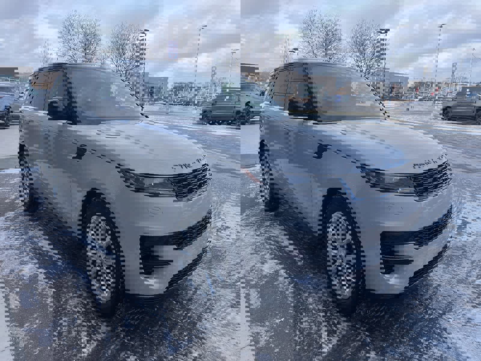 Used 2024 Land Rover Range Rover Sport SE image 6