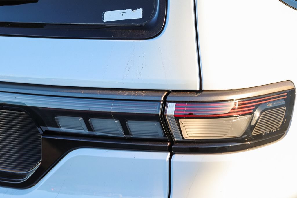New 2026 Jeep Grand Wagoneer Summit AWD/4WD image 10