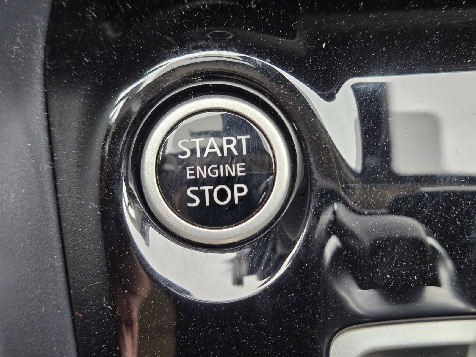 New 2025 Nissan Versa SR image 19