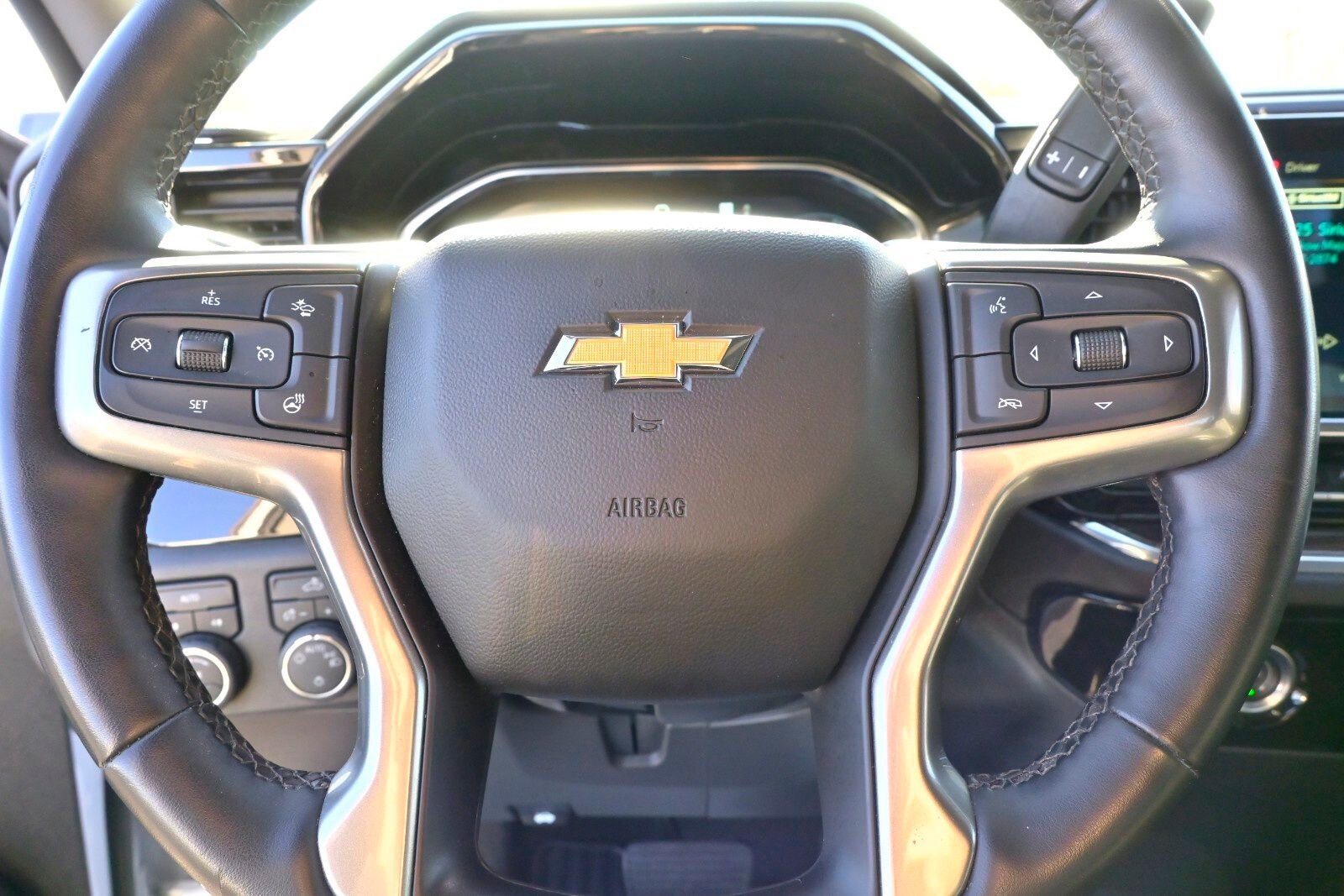 Used 2023 Chevrolet Silverado 1500 LT image 26