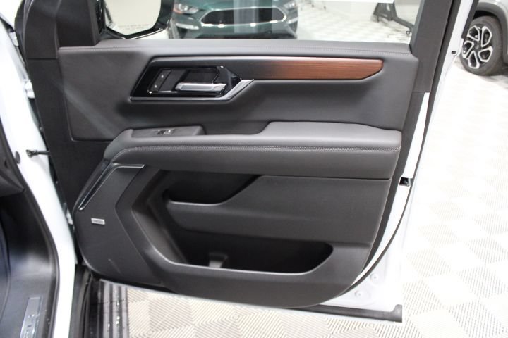 New 2026 GMC Yukon Denali w/ Denali Reserve Package AWD/4WD image 27