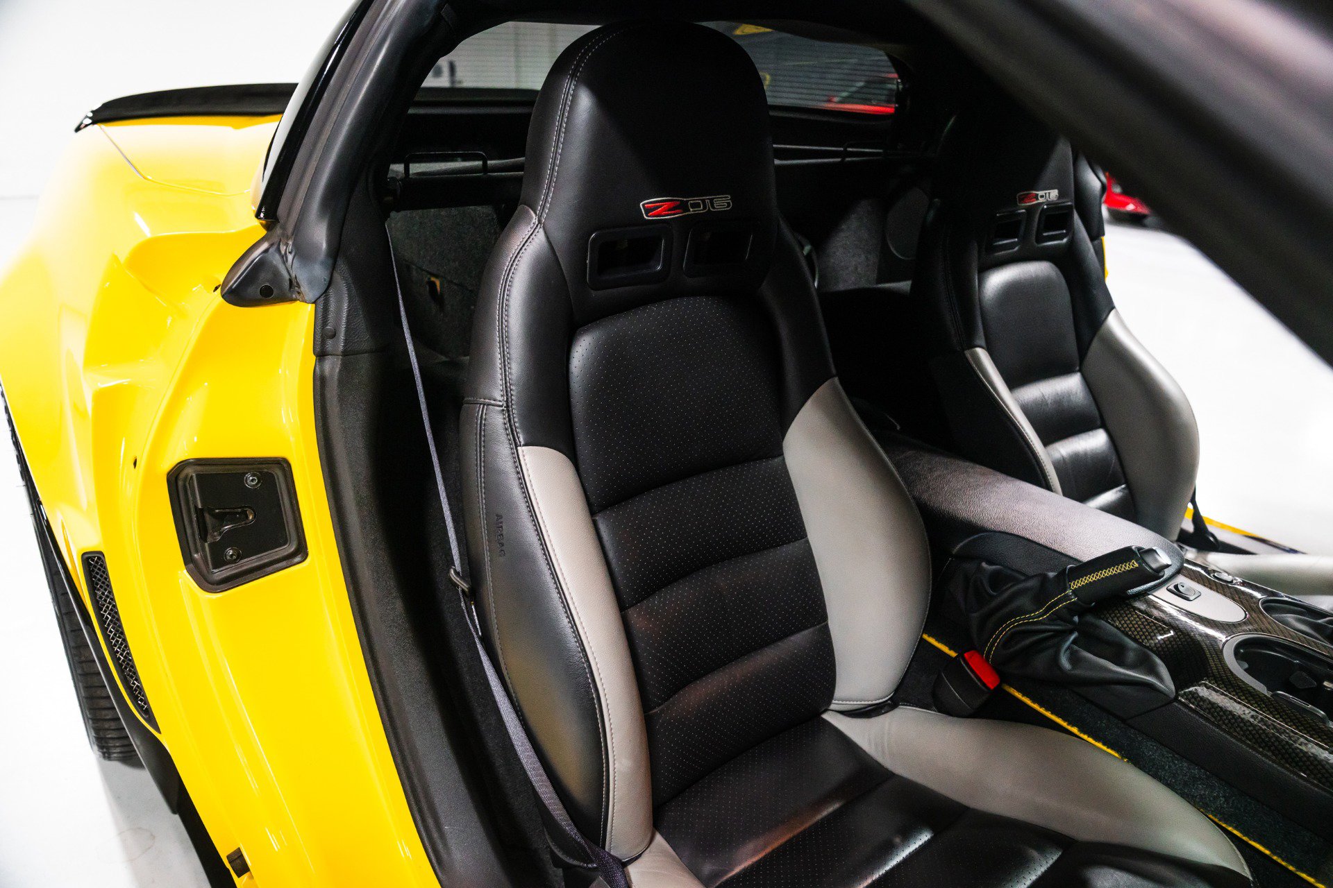 Used 2006 Chevrolet Corvette Z06 w/ Preferred Equipment Group image 25