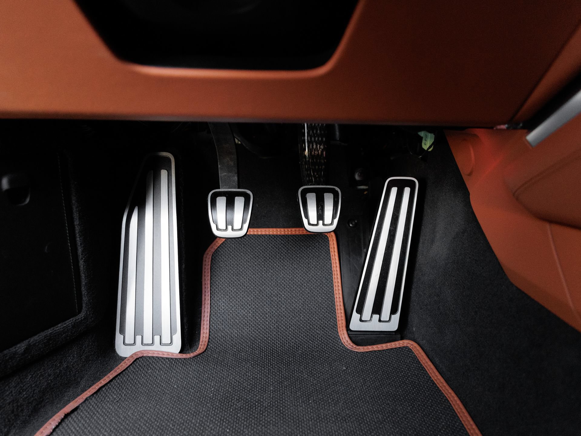 Certified 2023 Porsche 911 Sport Classic RWD image 16