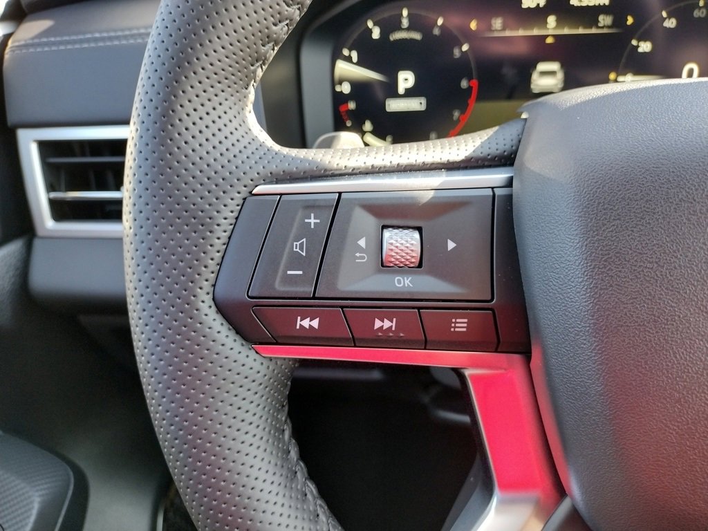New 2025 Mitsubishi Outlander SE image 30