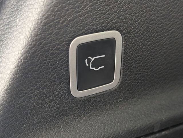 Certified 2024 Chrysler Pacifica Limited w/ Uconnect Theater Family Group image 32