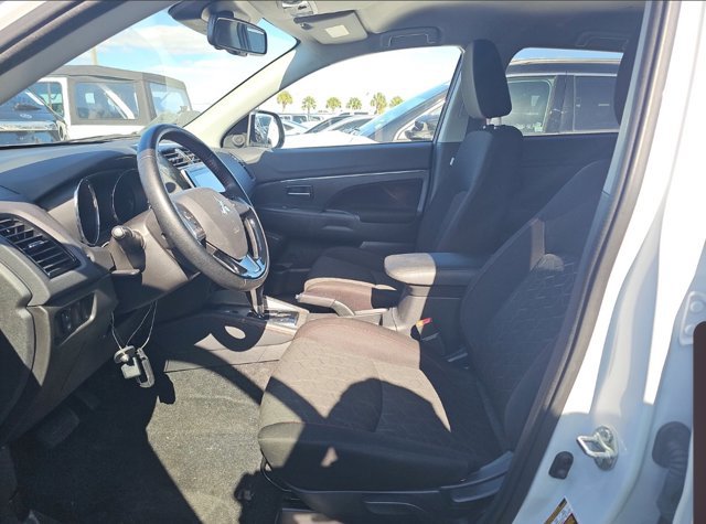 Used 2024 Mitsubishi Outlander Sport SE image 3