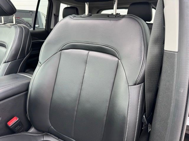 Certified 2023 Jeep Grand Cherokee Limited w/ Luxury Tech Group II image 2