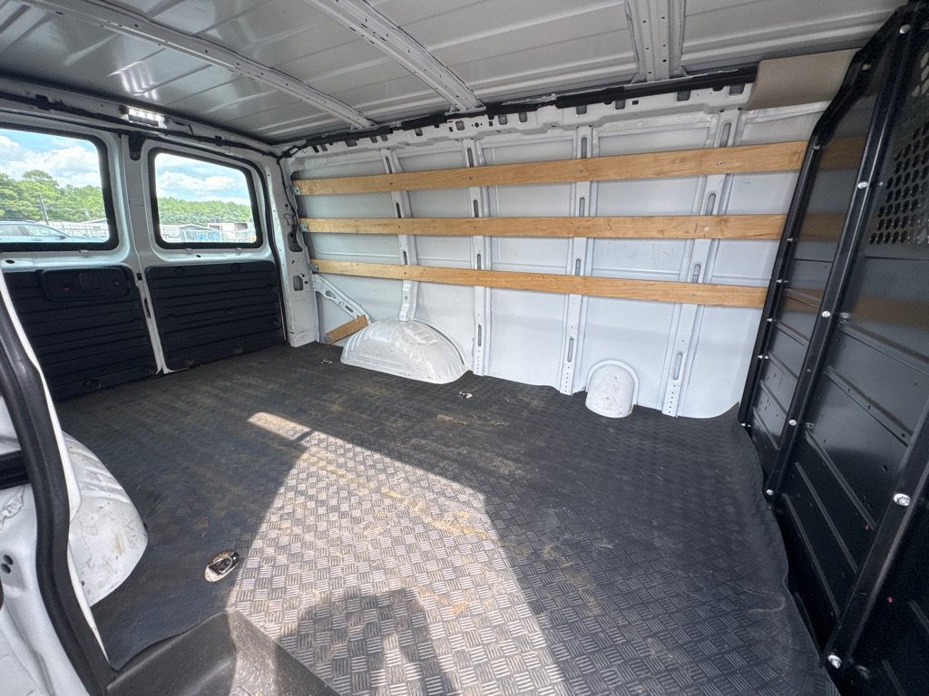 Used 2020 Chevrolet Express 2500 w/ Driver Convenience Package RWD image 9