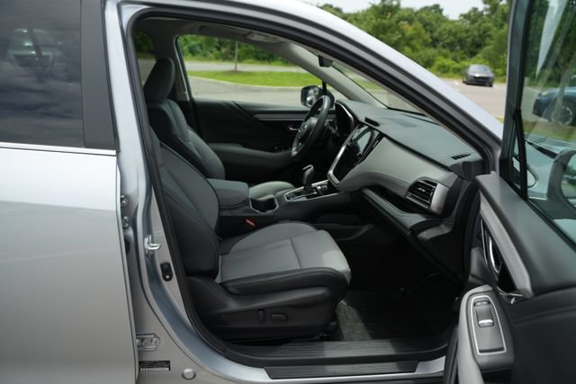 Used 2025 Subaru Outback Limited AWD/4WD image 16