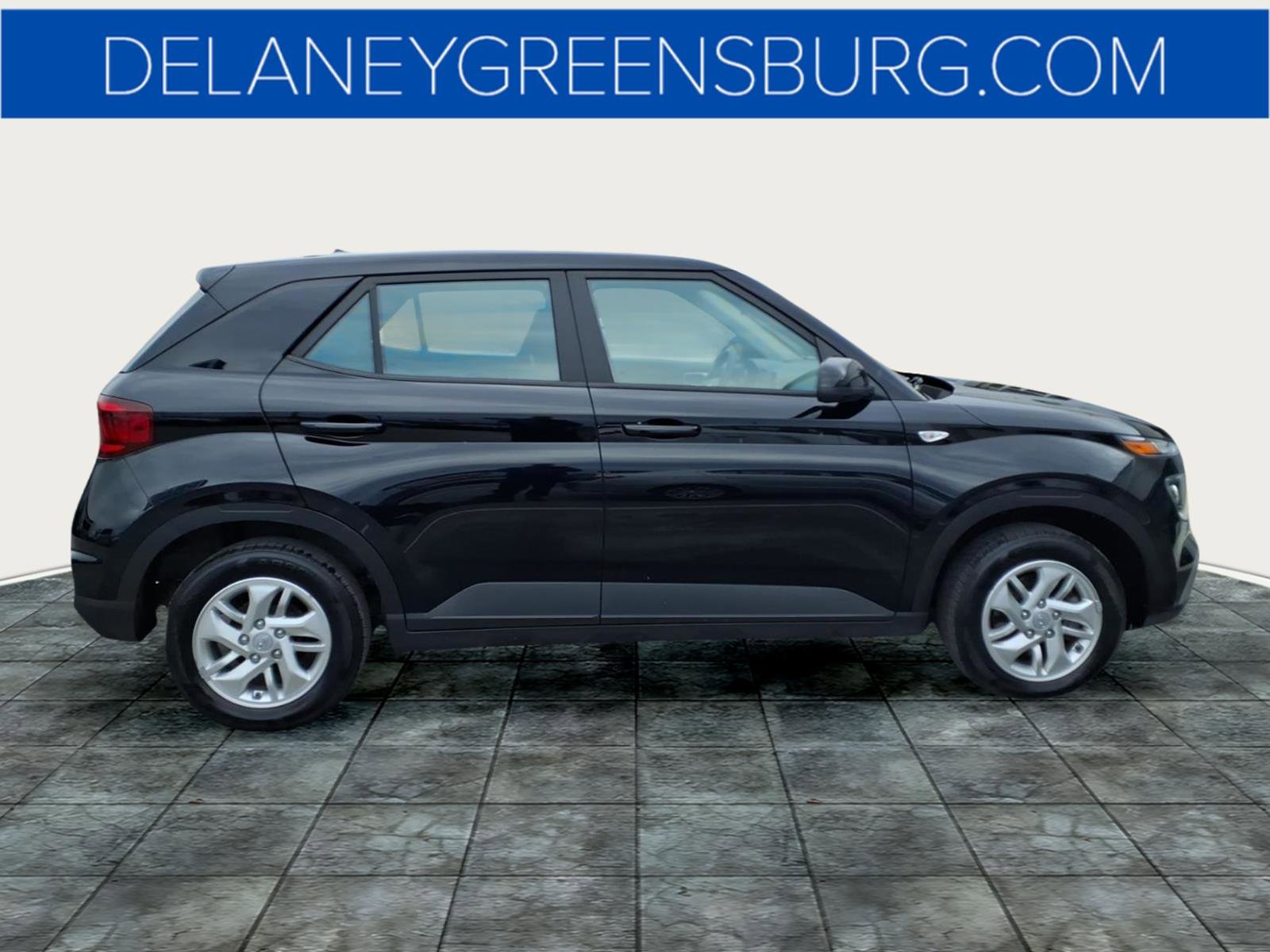 Used 2021 Hyundai Venue SE w/ Cargo Package image 2