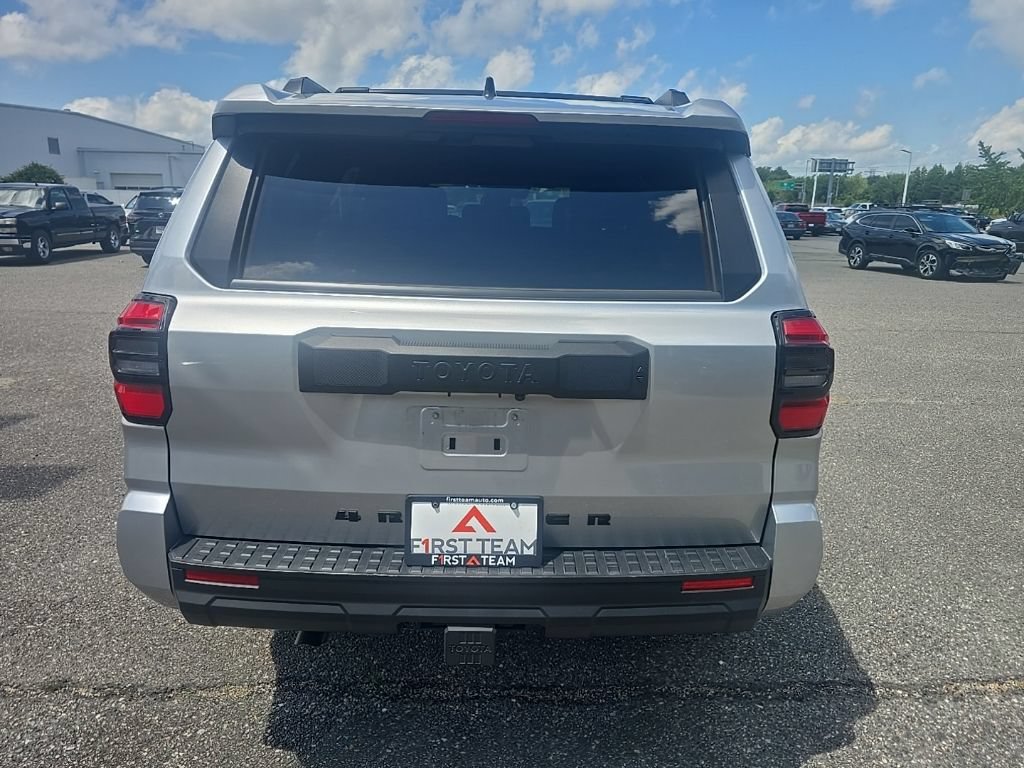 Used 2025 Toyota 4Runner SR5 AWD/4WD image 6