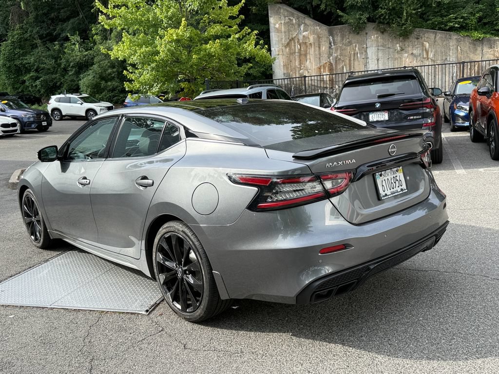 Used 2023 Nissan Maxima SR w/ Sport Mat Group FWD image 4