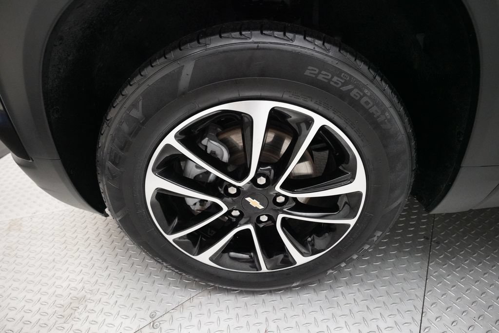 Used 2025 Chevrolet TrailBlazer LT AWD/4WD image 24