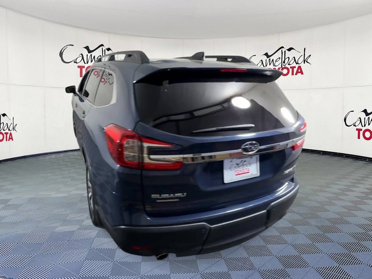 Used 2023 Subaru Ascent Premium w/ Convenience Package AWD/4WD image 3