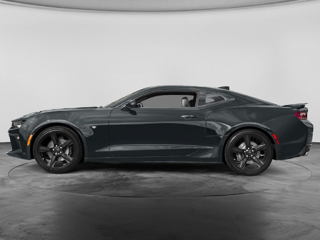 Used 2018 Chevrolet Camaro SS RWD image 3