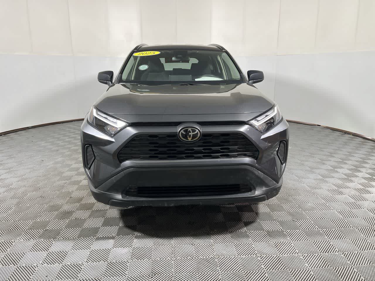 Used 2025 Toyota RAV4 LE AWD/4WD image 3