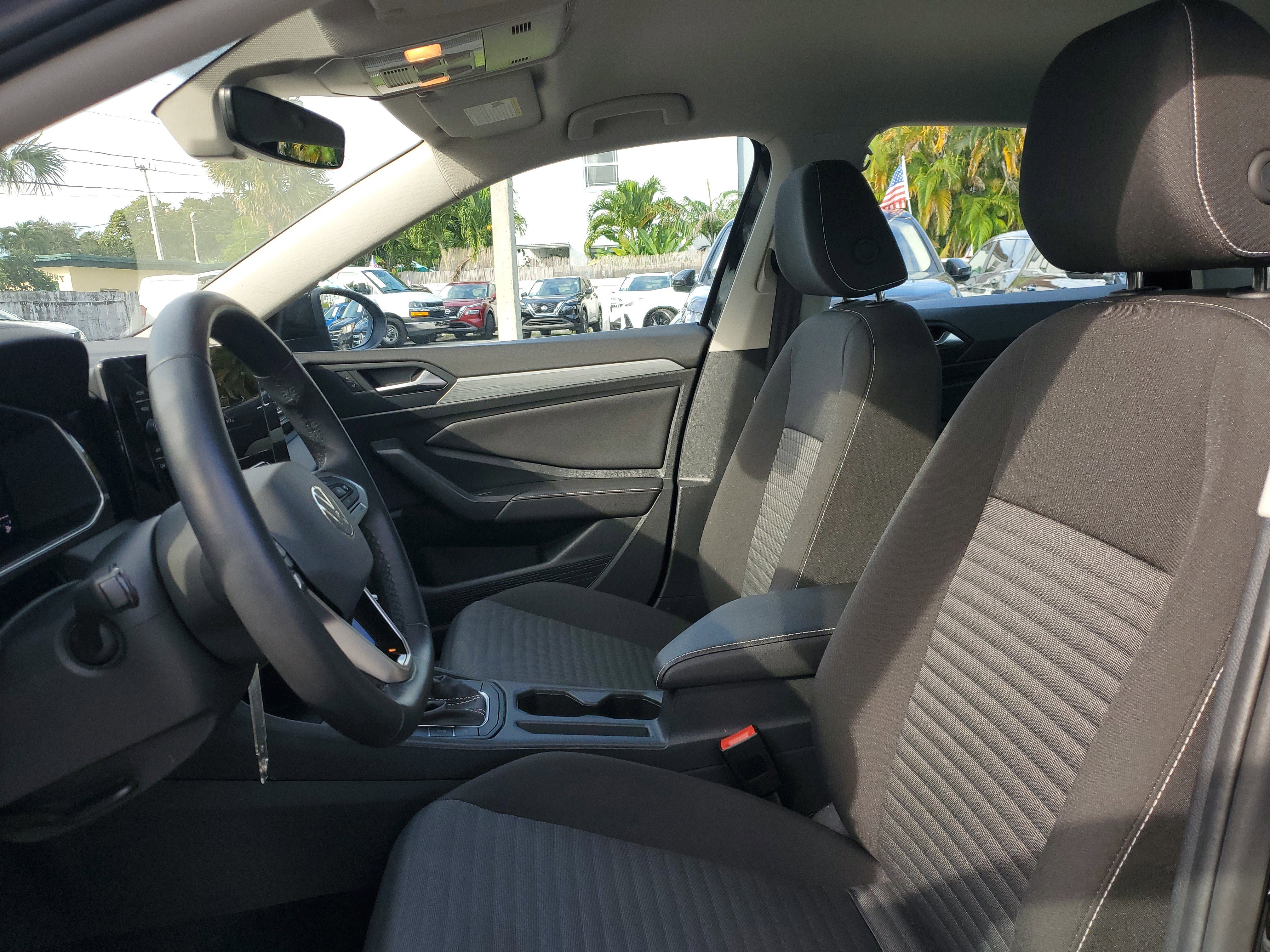 Used 2025 Volkswagen Jetta S image 9