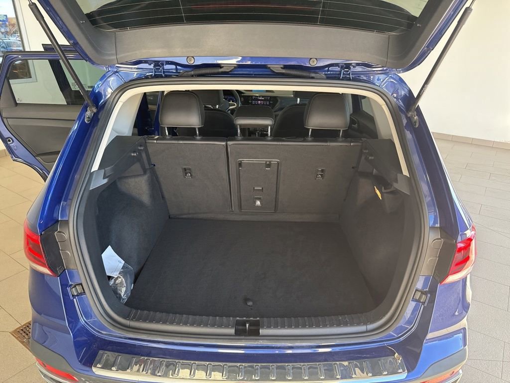 Used 2023 Volkswagen Taos SEL image 18