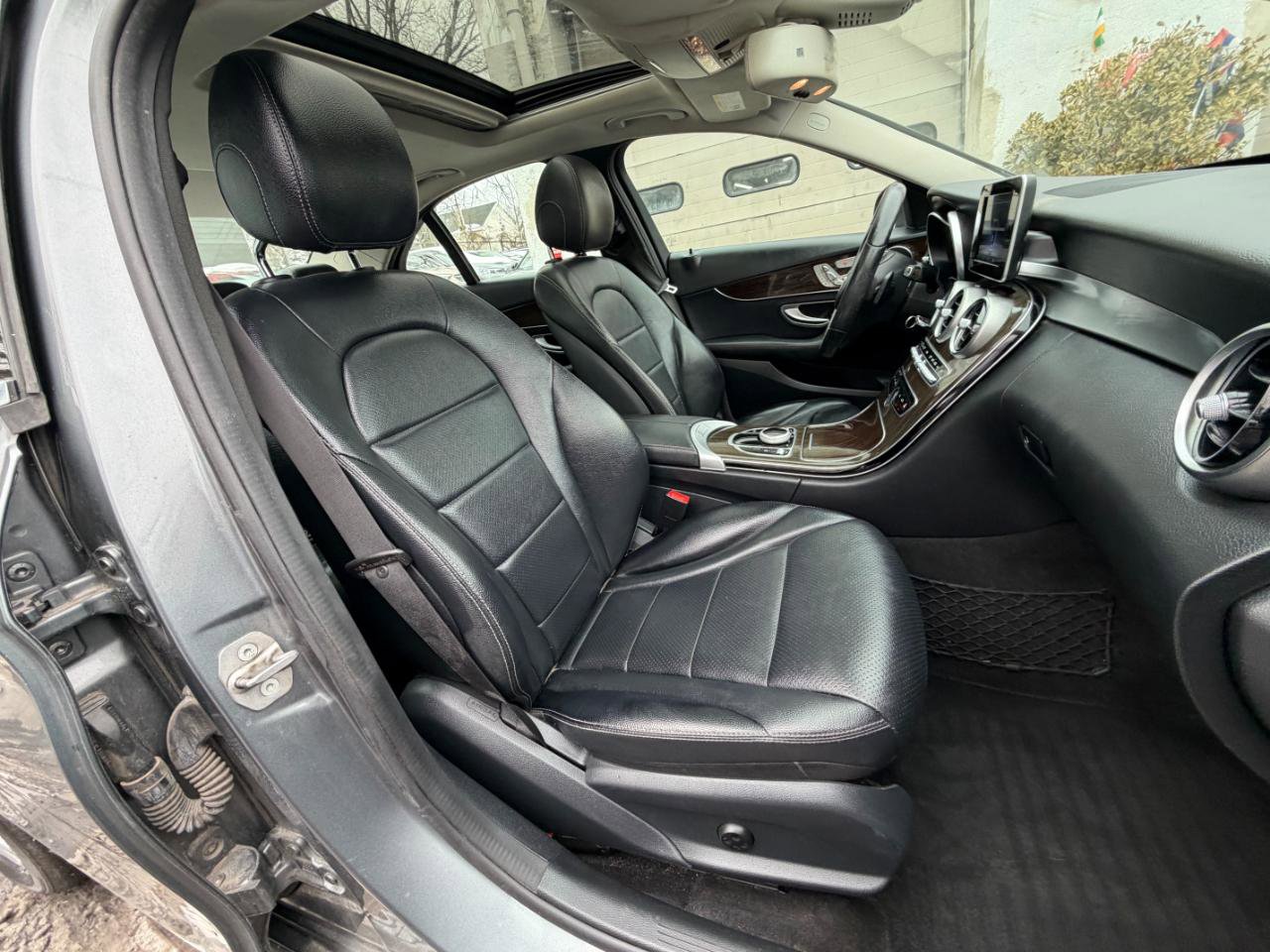 Used 2018 Mercedes-Benz C 300 4MATIC Sedan image 33