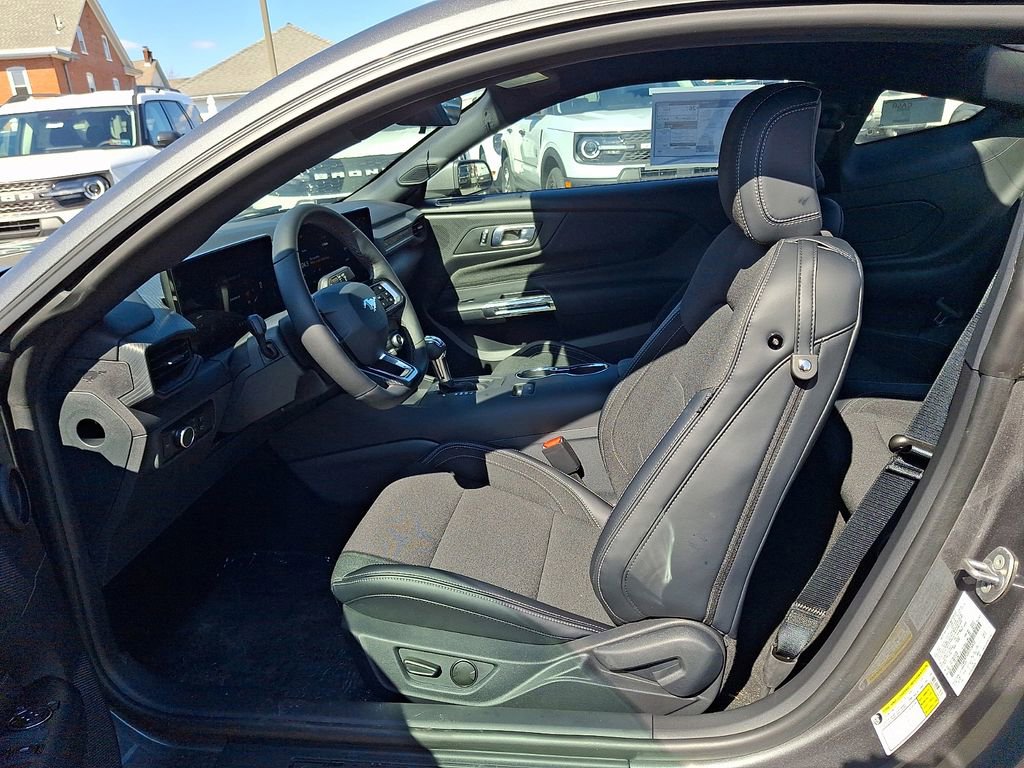 New 2025 Ford Mustang EcoBoost image 9