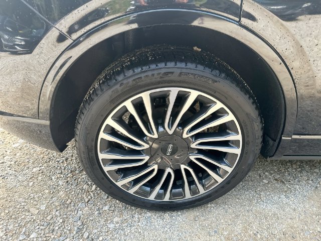 Used 2022 Lincoln Corsair AWD w/ Premium Package image 61