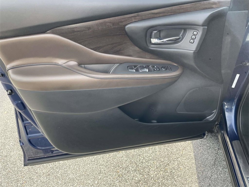 Used 2020 Nissan Murano Platinum w/ Cargo Package image 11