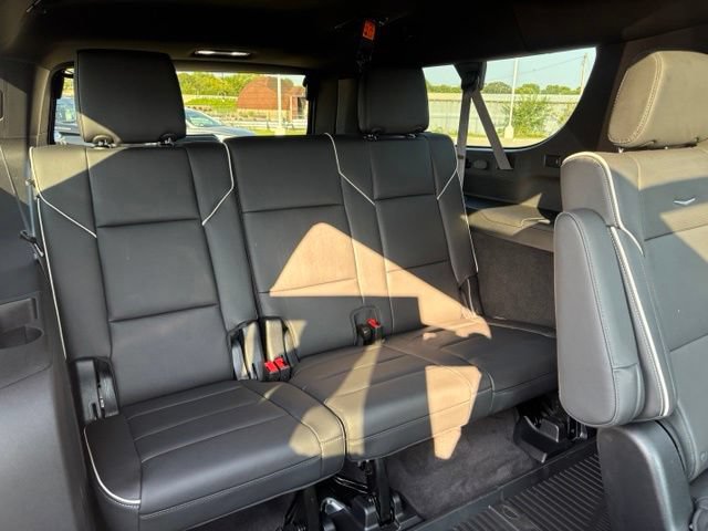 Certified 2024 Cadillac Escalade ESV Premium Luxury w/ Performance Package AWD/4WD image 28
