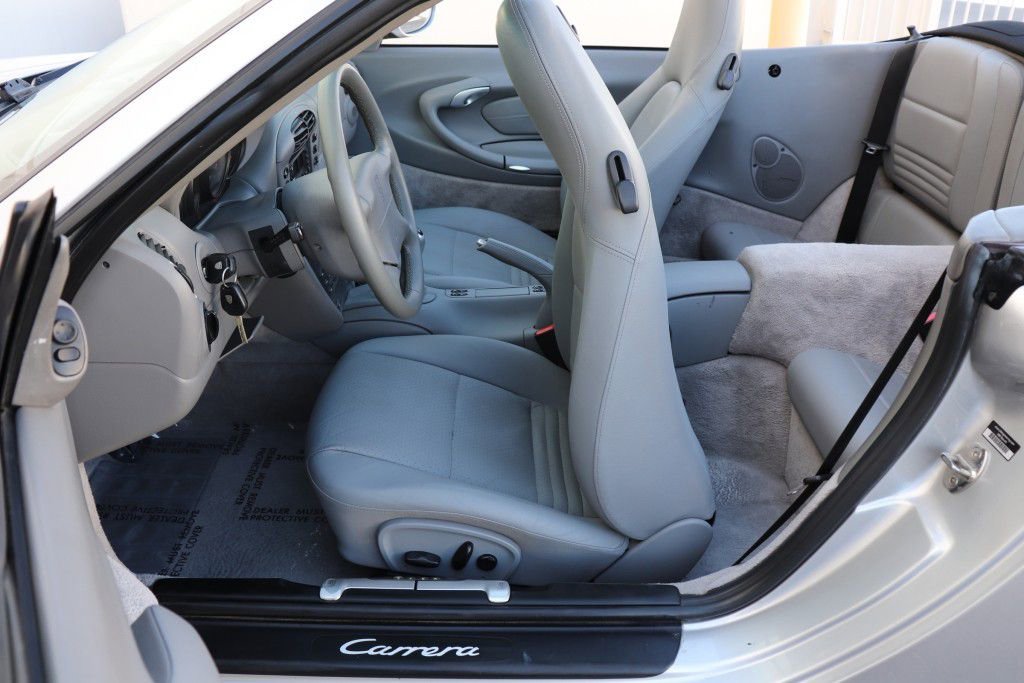 Used 2000 Porsche 911 Cabriolet image 24