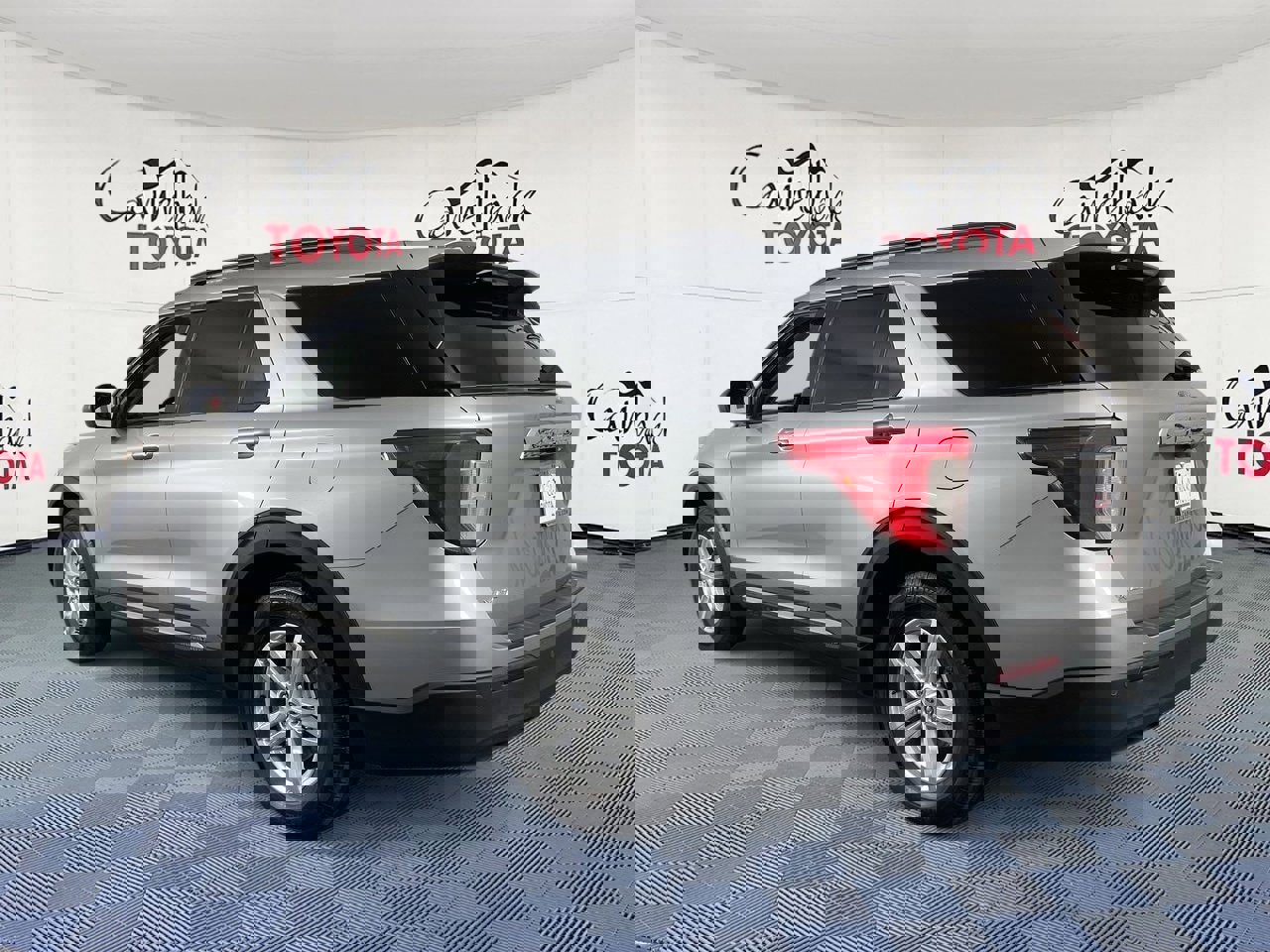 Used 2022 Ford Explorer XLT image 6