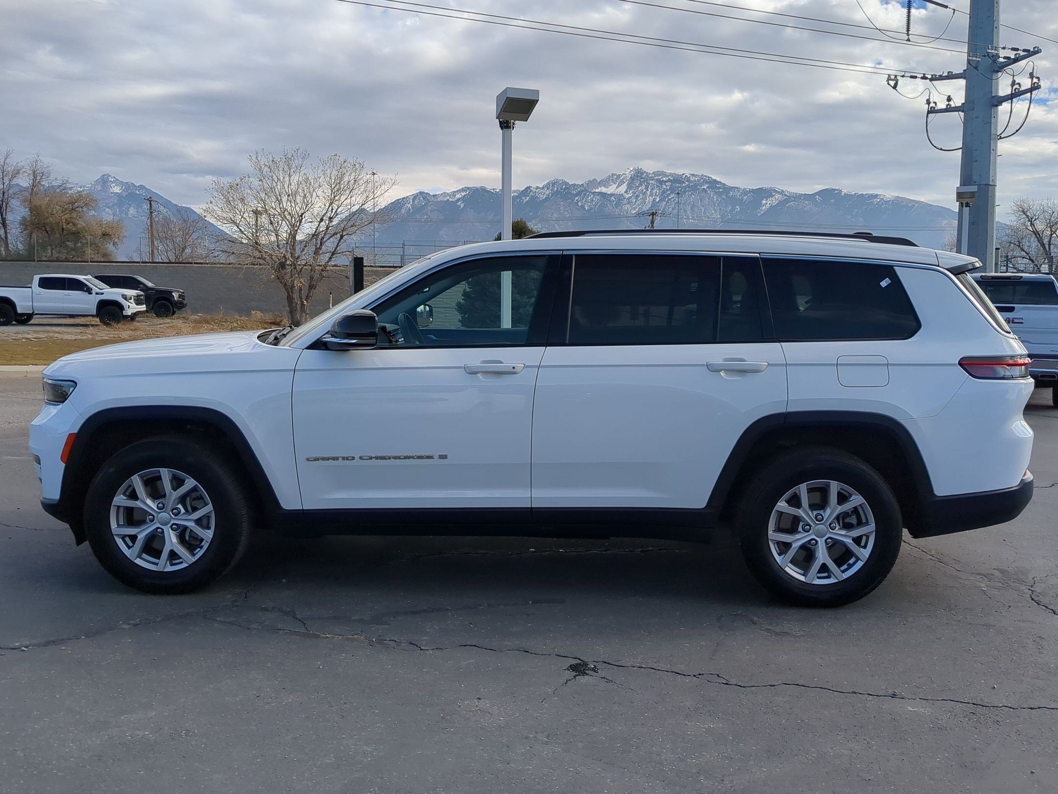 Used 2021 Jeep Grand Cherokee L Limited image 2