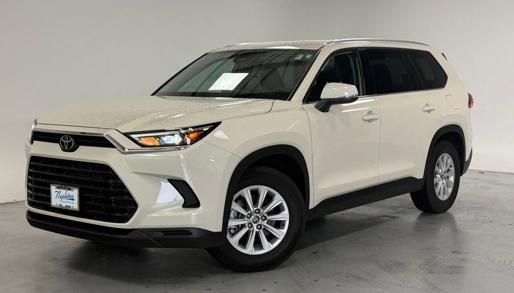 Used 2024 Toyota Grand Highlander XLE image 1