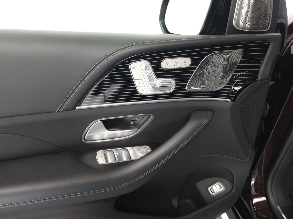 Used 2024 Mercedes-Benz Maybach GLS 600 4MATIC image 6